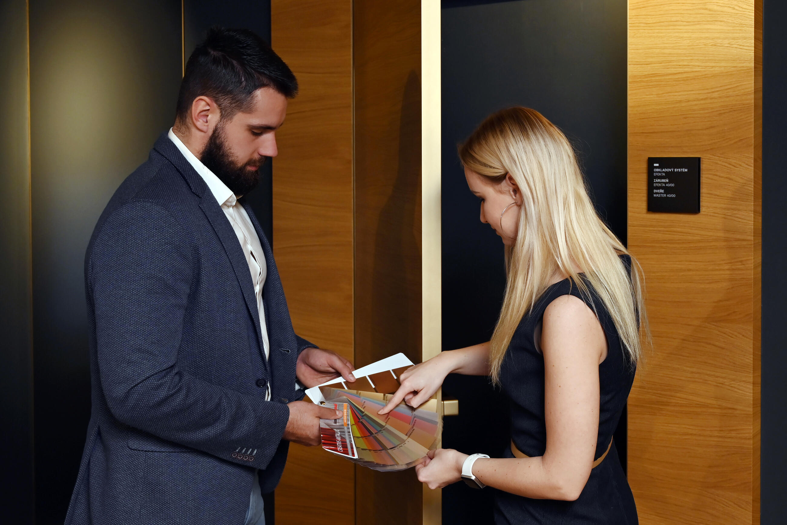 Aktive 40/00 concealed door frame