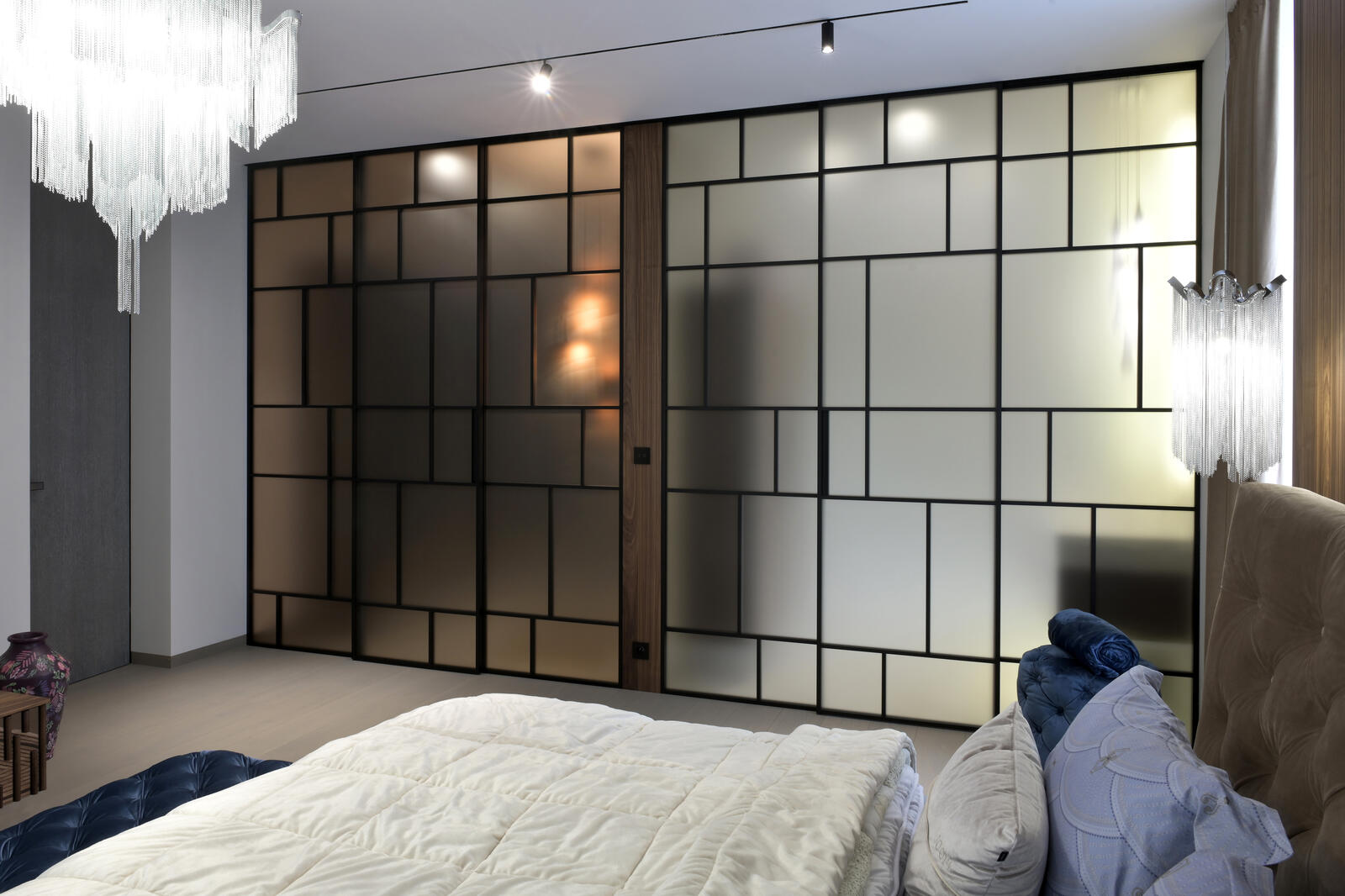 Idealine Chess door in a Premium sliding system